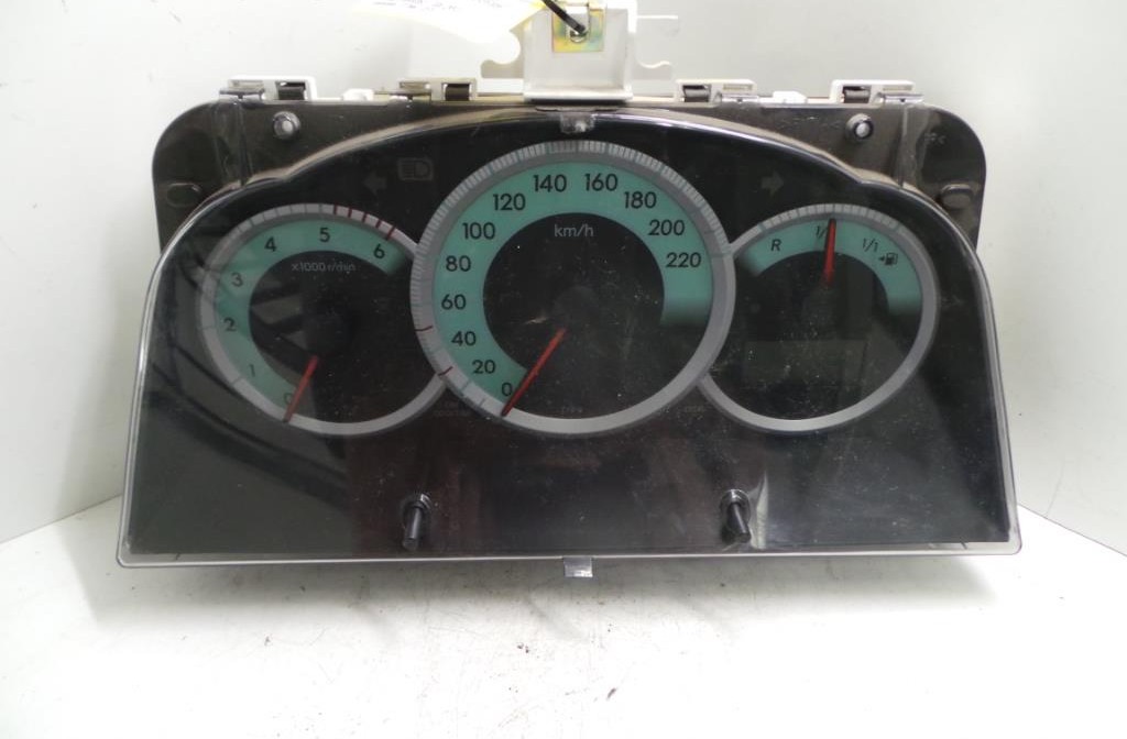 Toyota Corolla Verso Bj.04 Tacho Kombiinstrument 2.0TD 85kw 838000F060L